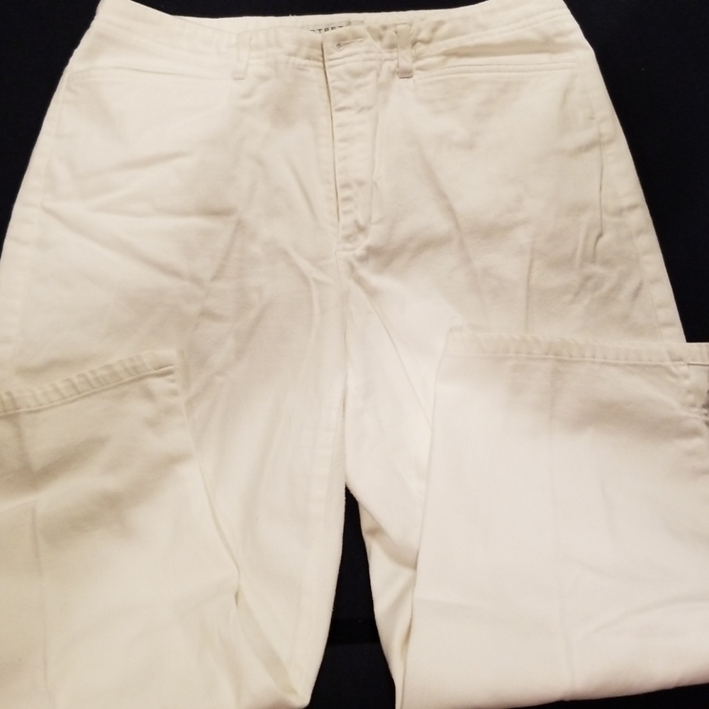 Gently used white cropped/ankle pants